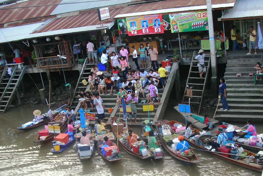Weekend Amphawa Floating Market & Train Market Private Tour - Guides like Knack, Mam, and Wes make the day easier